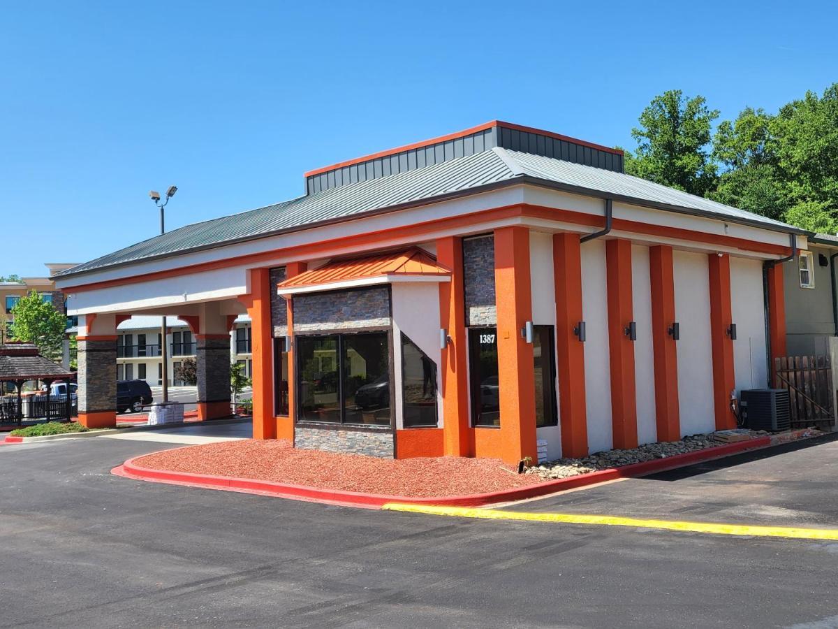 Hotel Days By Wyndham Clemson